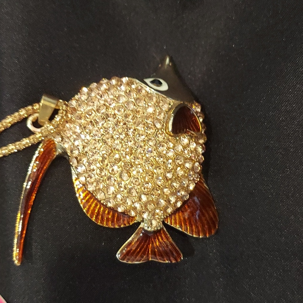 BETSEY JOHNSON Fish Pendant Necklace - Picture 2 of 5